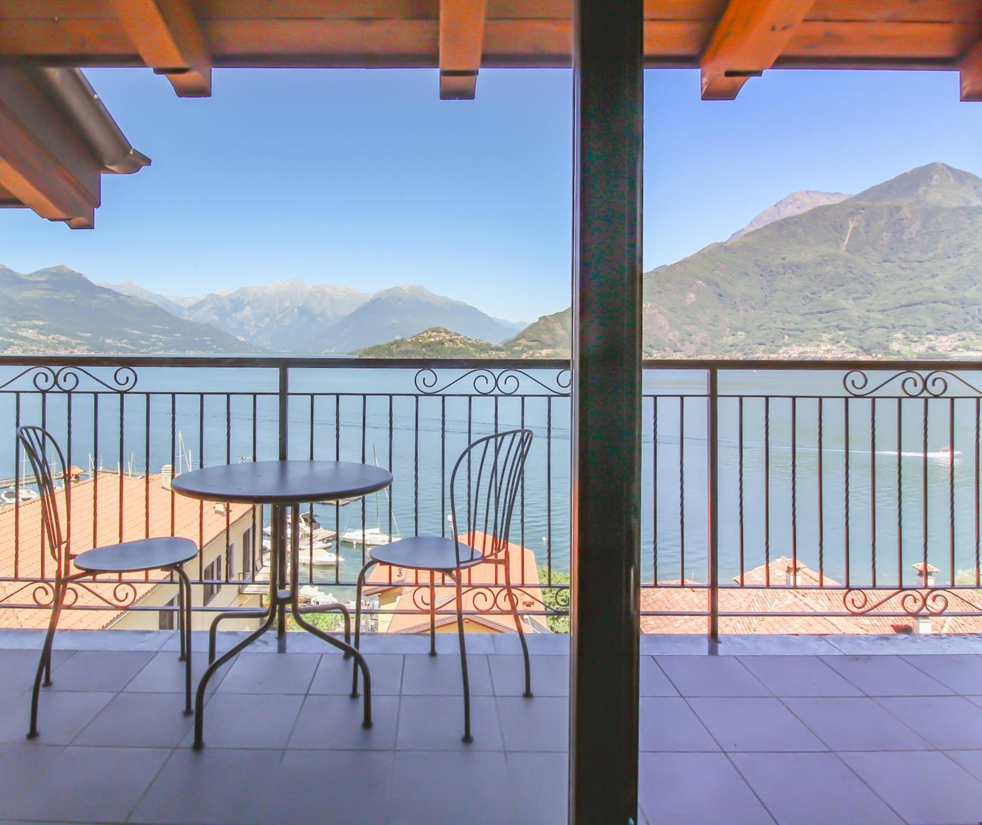 Appartamento Al Porto Pianello Del Lario Bagian luar foto